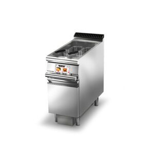 Fryer with inbuilt filter